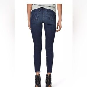 MOTHER High Waisted Looker Ankle Fray Last Call Wash Size 28